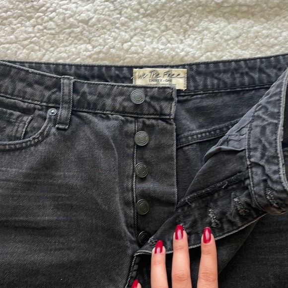 We the Free Women’s Size 31 Black Wash Distressed A Line Denim Frayed Mini Skirt - Picture 5 of 11